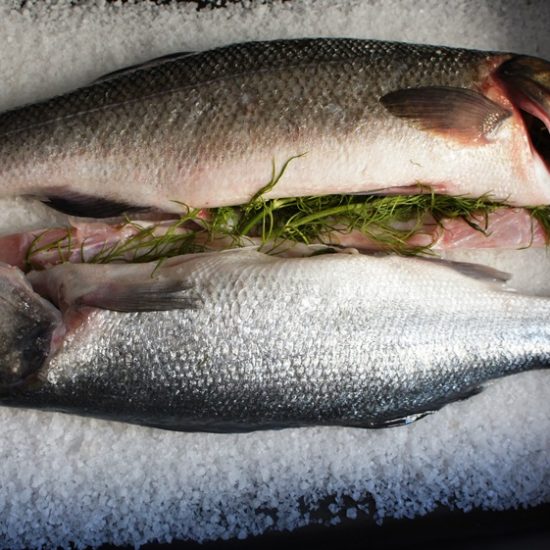 Receita de Peixe Assado no Sal Grosso