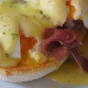 Receita de Ovo Benedict Fácil