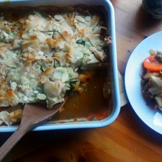 Receita de Torta de Frango Marroquina com Cobertura de Filo