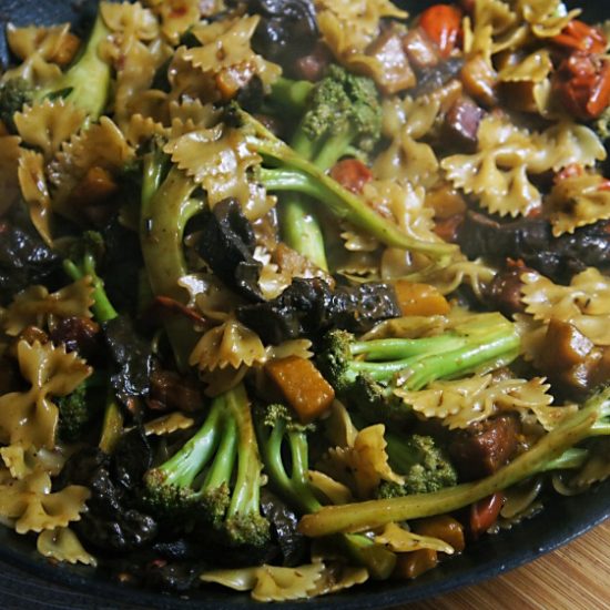 Receita de Farfalle com Legumes e Bacon do Gennaro Contaldo