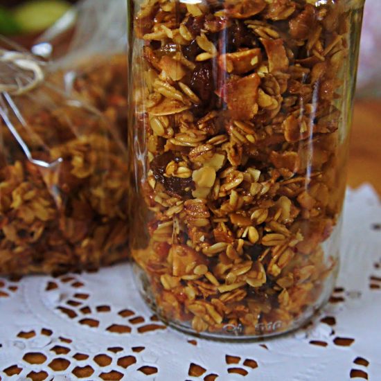 Receita de Granola Crocante com Frutas Secas e Nozes