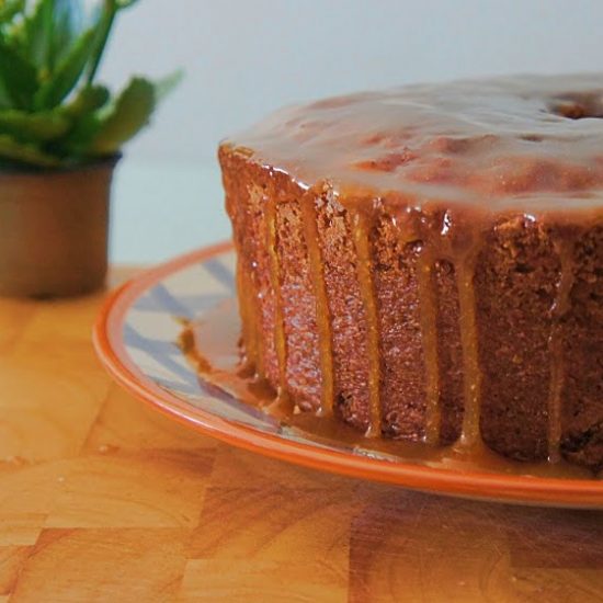 Receita de Bolo Toffee com Cobertura de Caramelo Salgado (O que é toffee?)