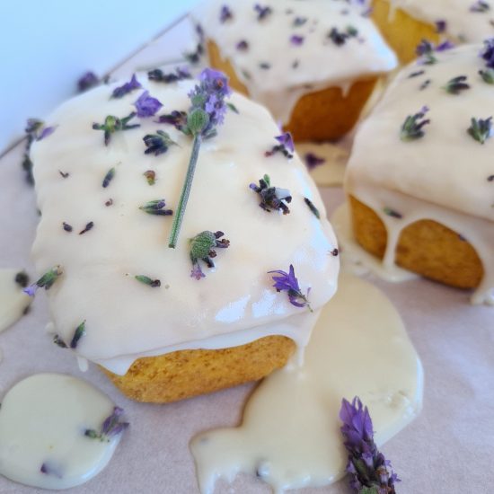 Bolo de Limão e Lavanda.