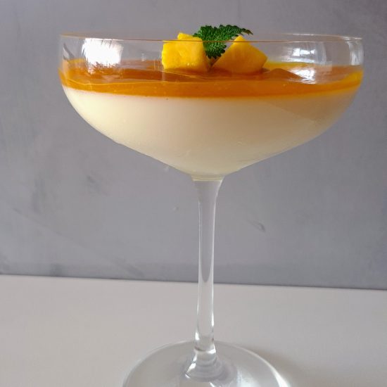 Receita de Panna Cotta de Manga com Gengibre